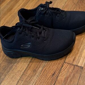 Sketchers Athletic Shoes Size 8